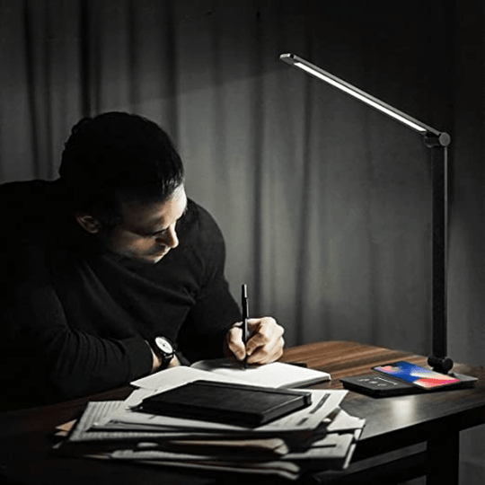 LED Bureaulamp met Draadloos Opladen en Instelbare Helderheid 4