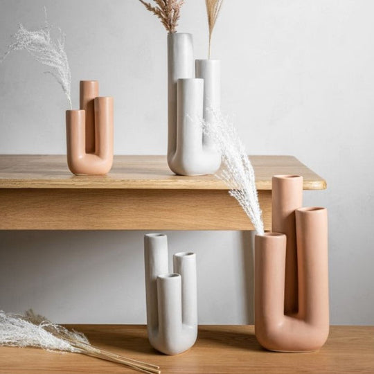 Moderne Decoratieve Vaas Drievoudige Buis voor Stijlvolle Interieurs 2