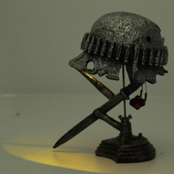 Vintage Tafellamp Helm Stalen Design 2