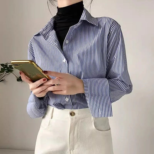 Klassiek gestreepte damesblouse